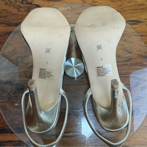 BCBGeneration Ingot Chain Pump in gold - Picture 16 of 16